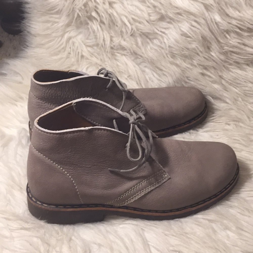 Roots leather tribe chukka booties